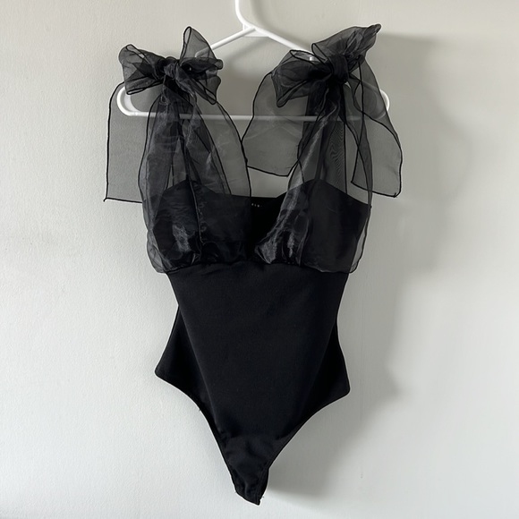 Black Bodysuit with Sweetheart Neckline - Picture 3 of 6